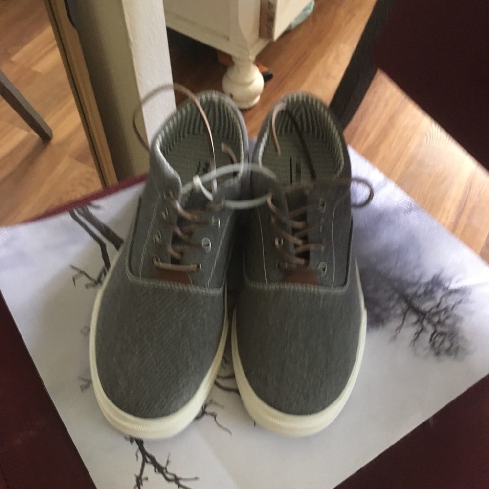 Shoe - Picture 3 of 5